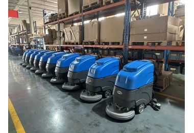 A Batch of RONLON Floor Scrubbers Successfully Loaded and Shipped